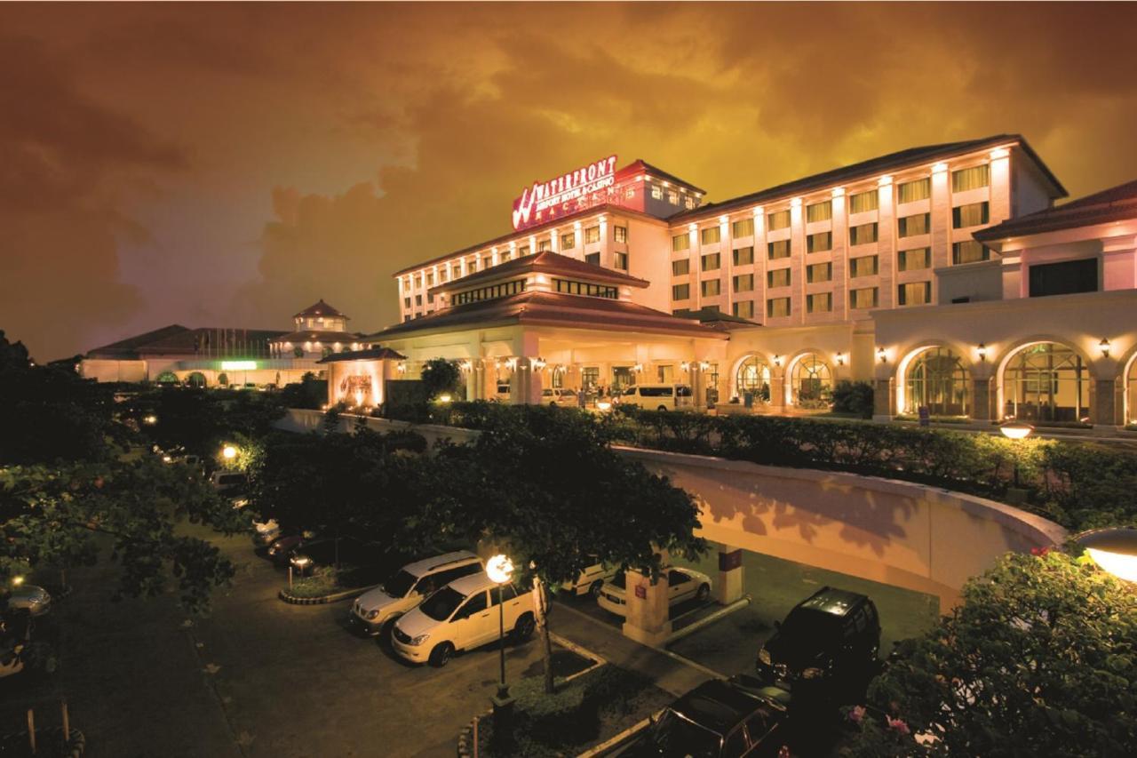 Waterfront Airport Hotel And Casino Île de Mactan Extérieur photo